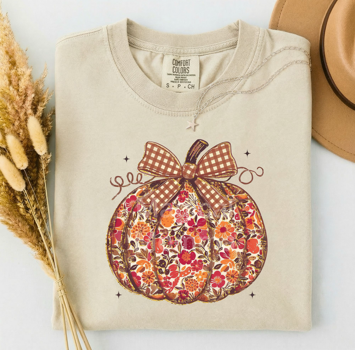 🍂 Fall florals with a little extra charm.